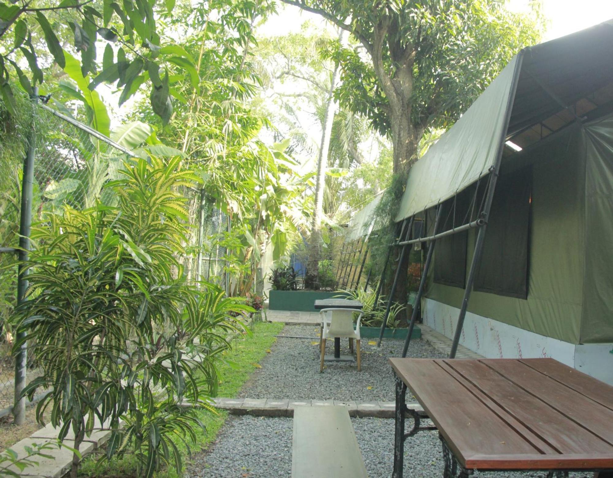 Traveler'S Haven Hostel At Colombo Intl Airport Katunayake Exterior photo